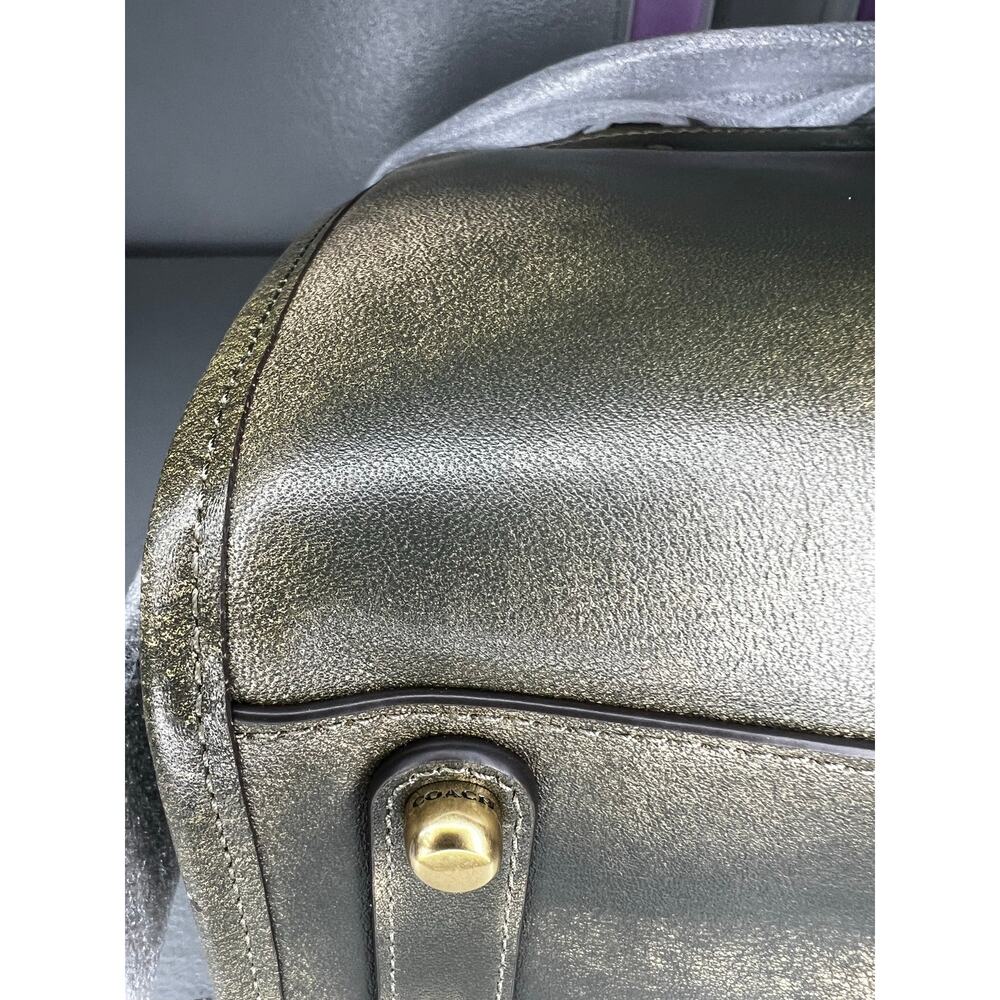 Coach Rogue Bag 31
In Loved Leather Brass /Green - Picture 6 of 15